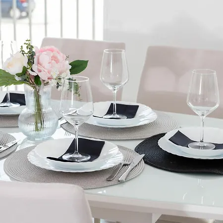 Spacious & Bright Family In By Renters * Gdansk